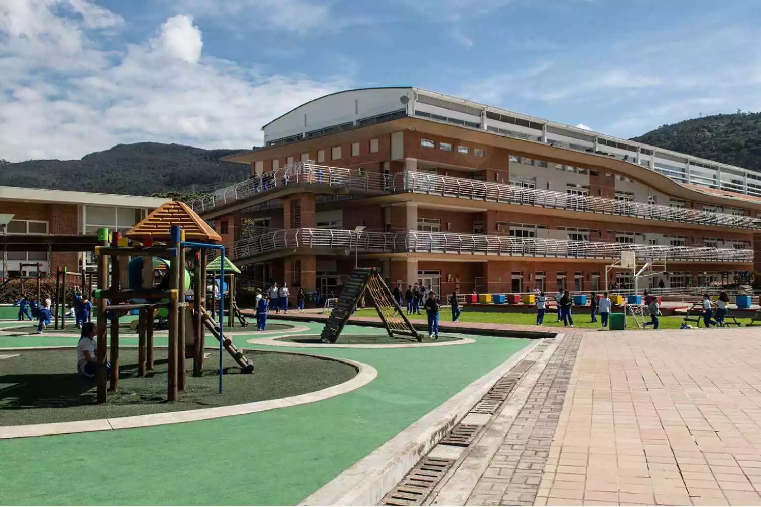 Imagen Gimnasio los Pinos - Bilingüe Internacional