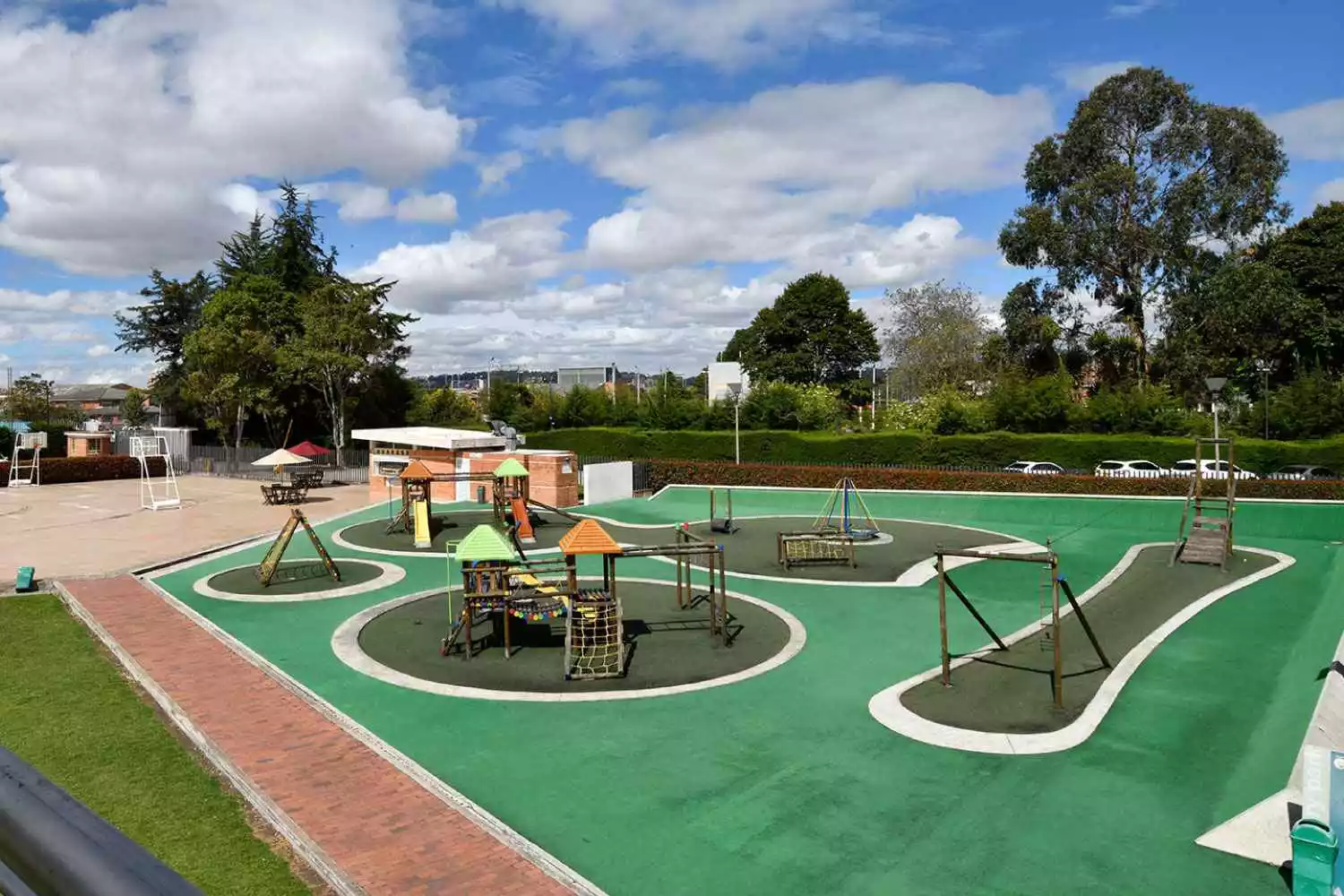 Imagen Gimnasio los Pinos - Bilingüe Internacional