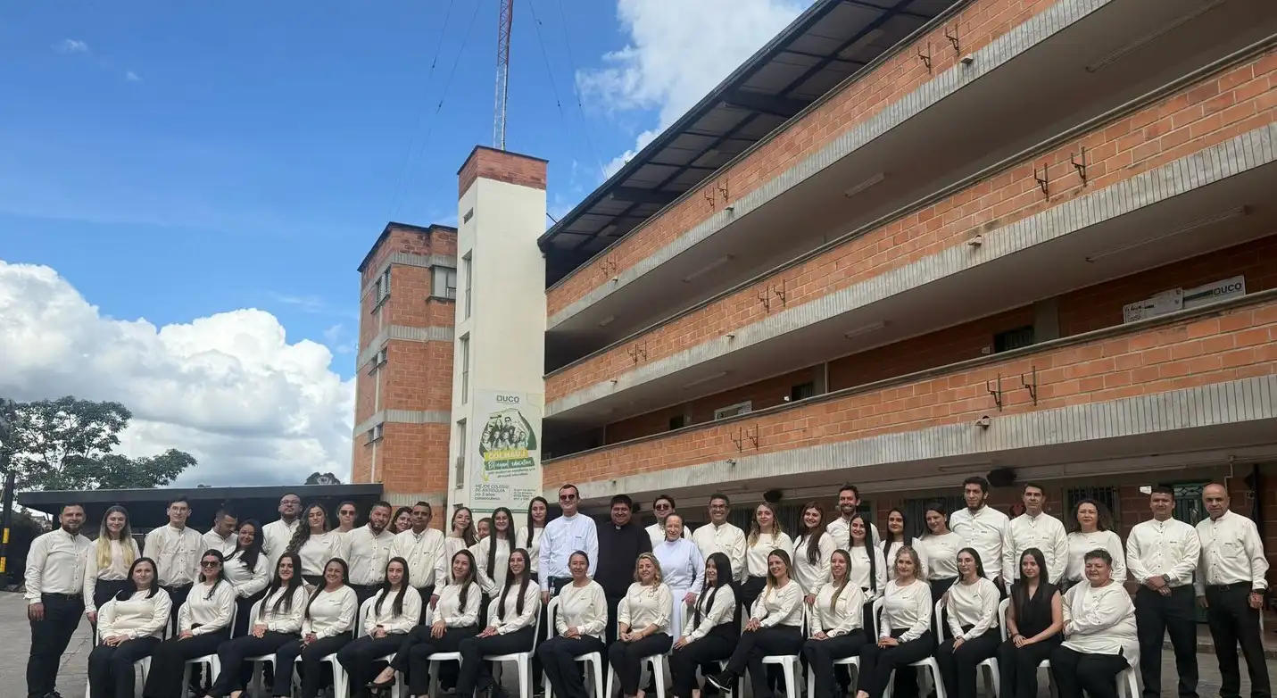 Imagen + Colegio Monseñor Alfonso Uribe Jaramillo 