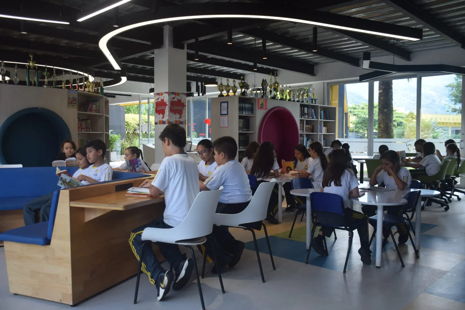 Imagen + Gimnasio Contemporáneo 